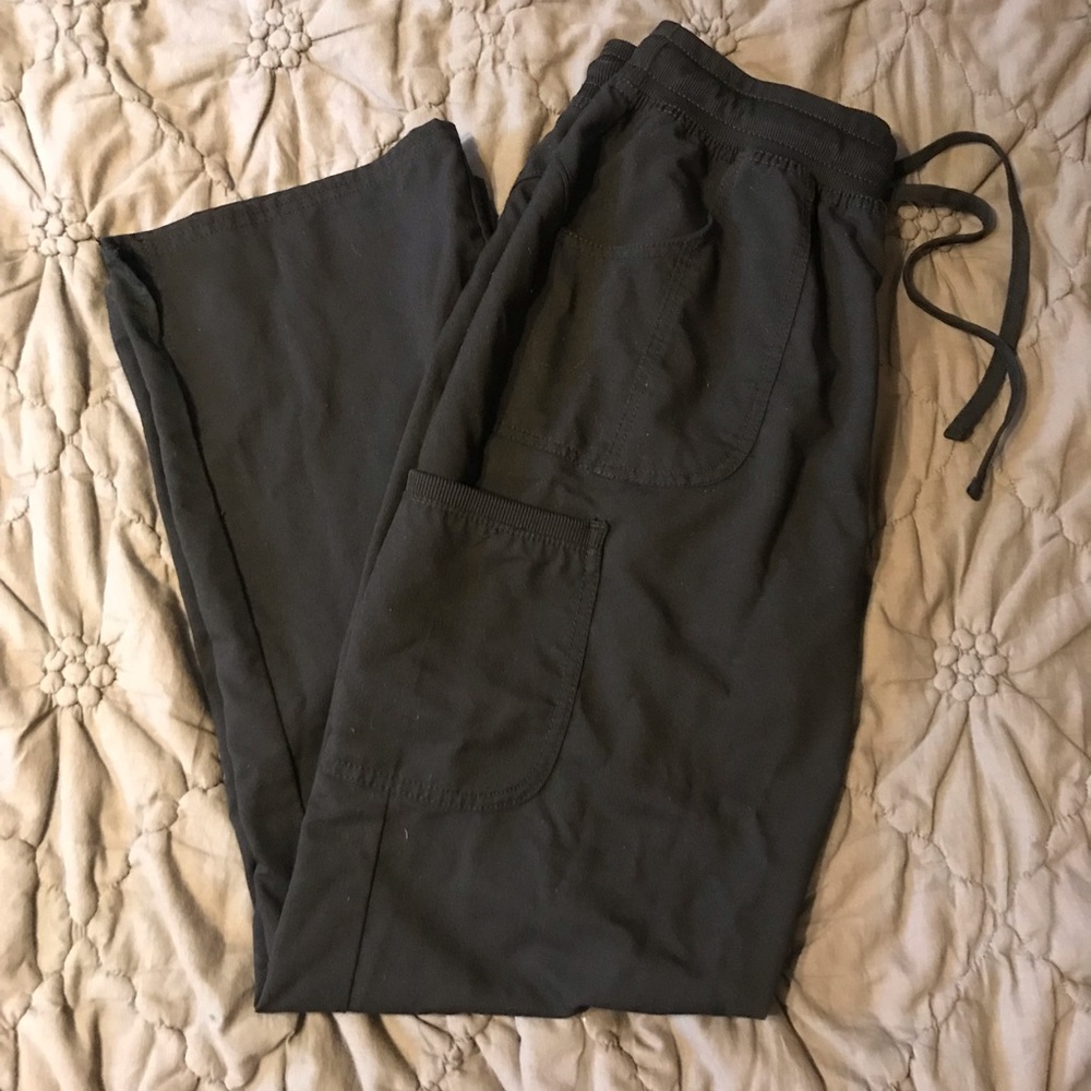 Black scrub star drawstring pants